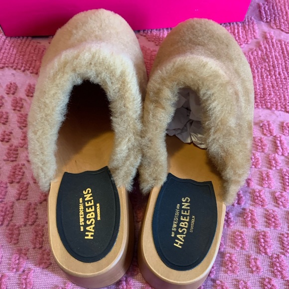 NWT Swedish Hasbeens fluffy clog. Size 37. - Picture 3 of 6